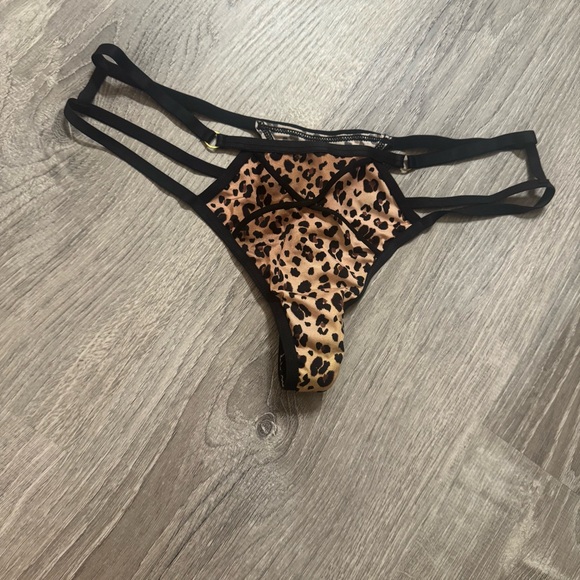 New Victoria's Secret Panties Bundle M size - Picture 7 of 16